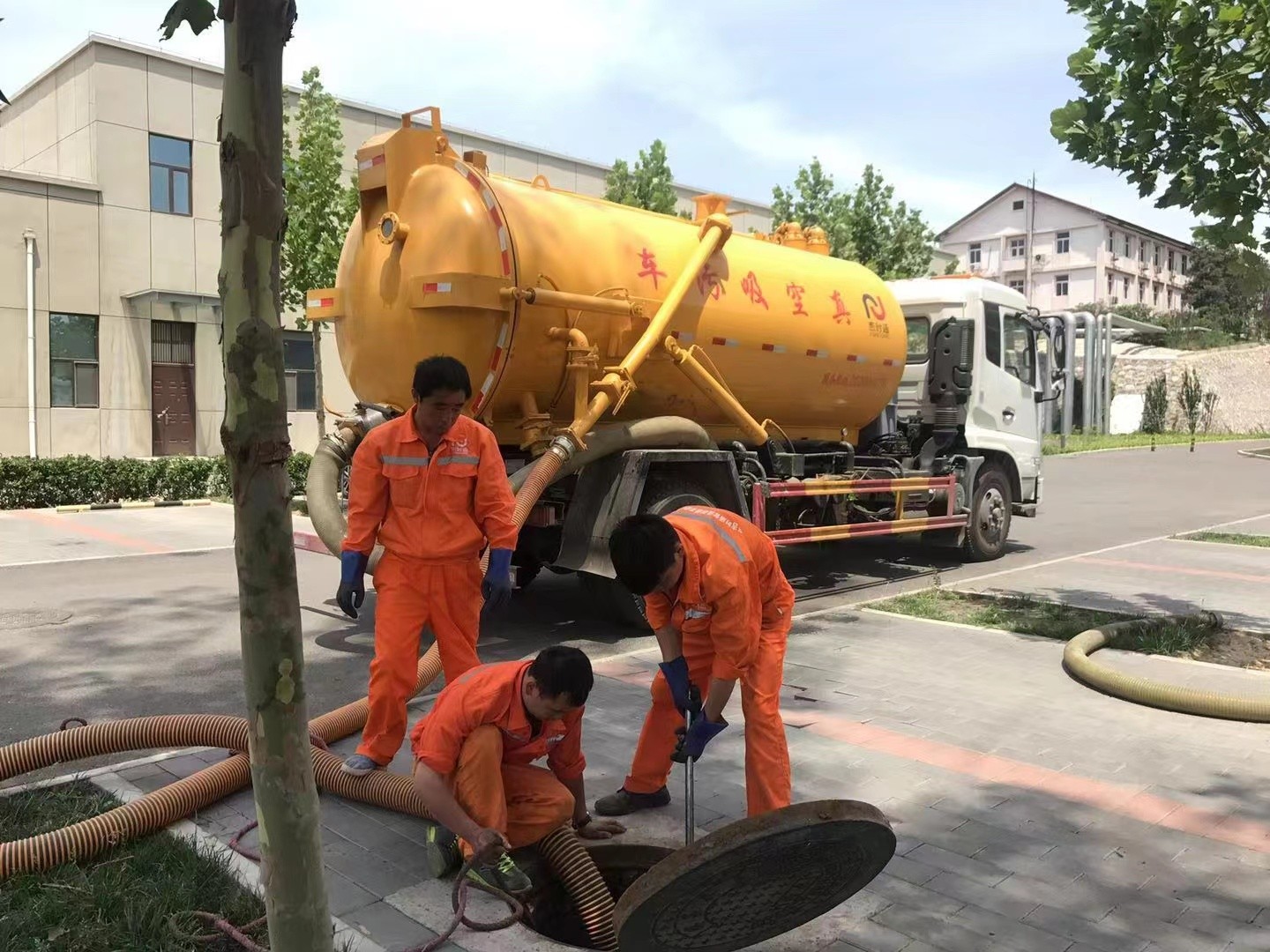 略阳化粪池清理与5-8吨吸粪车施工效率分析
